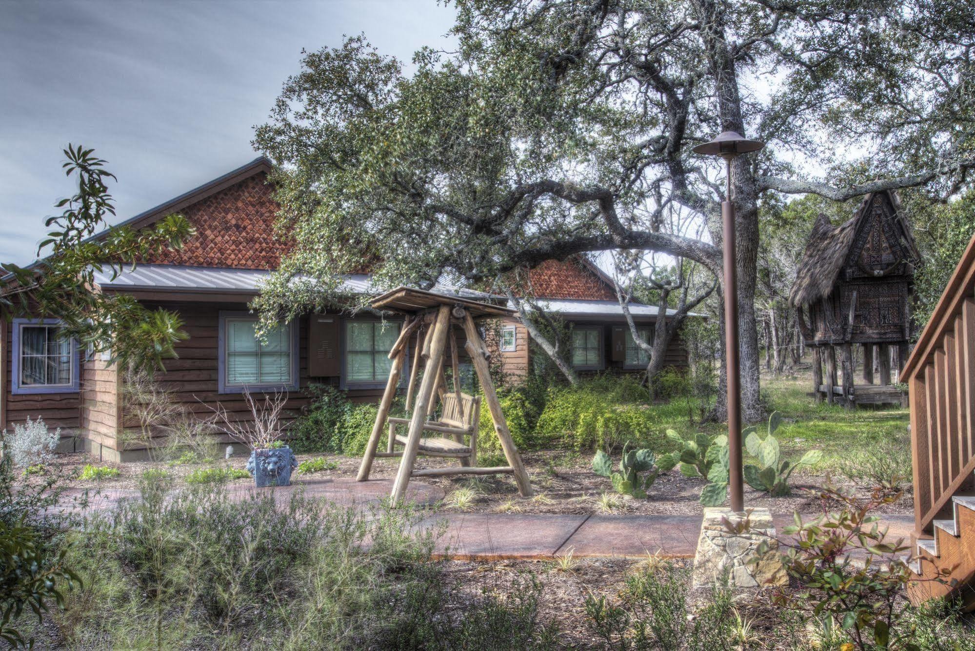 Camp Lucy Hotel Dripping Springs Exterior photo